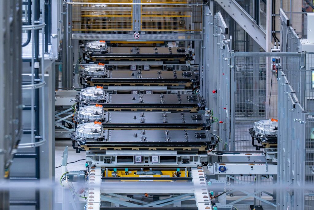 Serienproduktion gestartet: BMW Group eröffnet Werk Irlbach-Strasskirchen