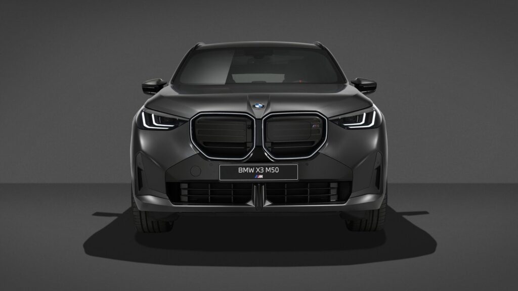 BMW X3 M50 xDrive: neues Black Package und gesteigerte Leistung.