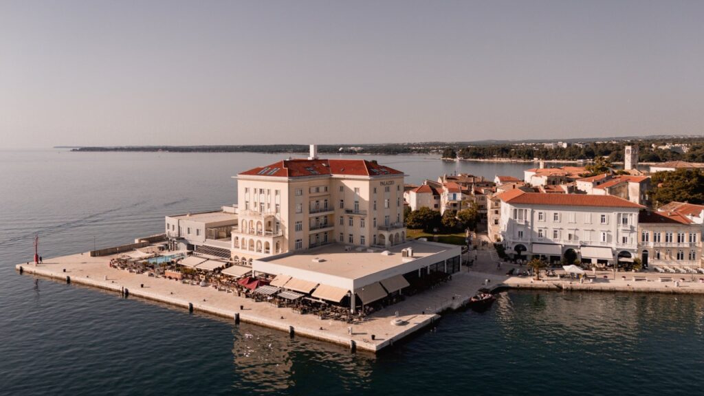 BO Hotel Palazzo Poreč: gehobene Hotellerie am Standort Istrien Das BO Hotel Palazzo in erster Meereslage im historischen Stadtkern von Poreč, Istrien.